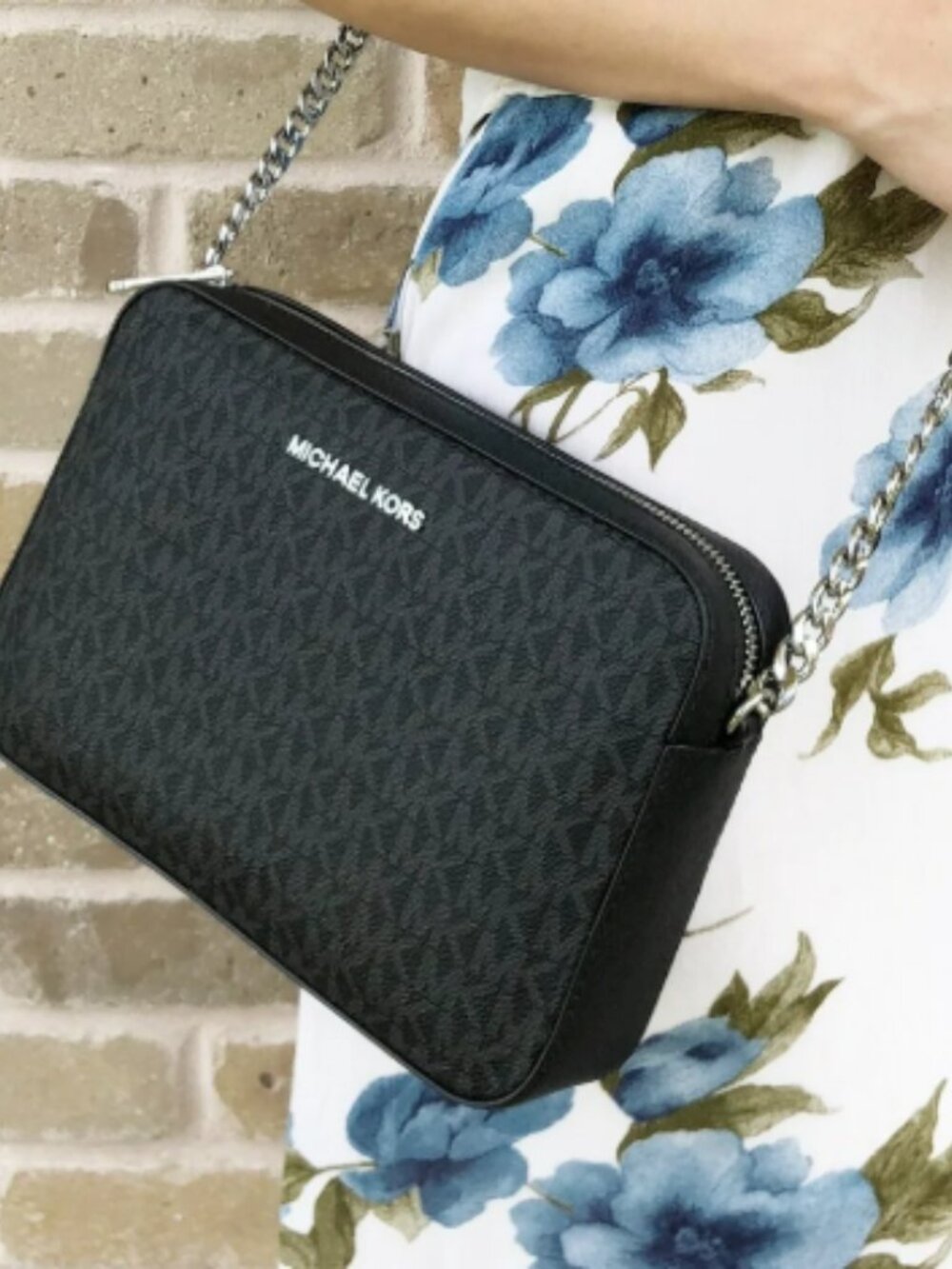 Michael Kors Large East West Crossbody-Black Signature - Picture 3 of 15